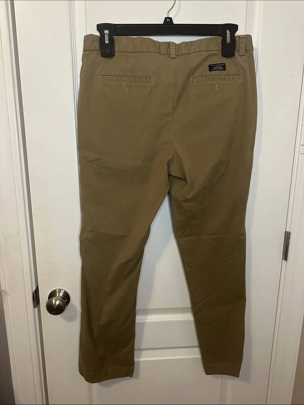 Banana Republic Men’s Olive-Tan Chino Pants new without tags (16)